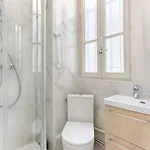 Cosy In Batignolles Apartment