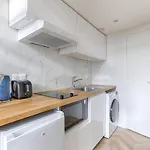 Appartement Cosy In Batignolles